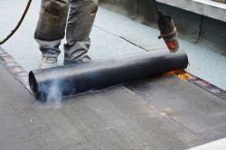 Étanchéité bitumineuse sur bâtiments tertiaires  